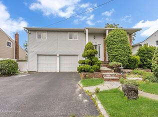 2996 Bellmore Ave, Bellmore, NY 11710