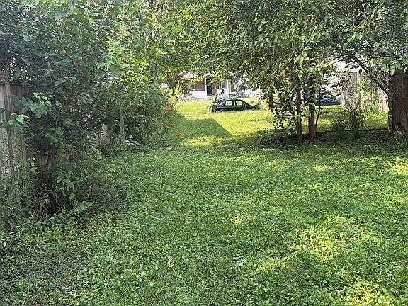 3rd image of 1371 Aberdeen Ave