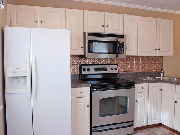2nd image of 111 Woodmont Cir