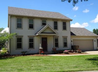 922 Eagle Crest Dr, Madison, WI 53704