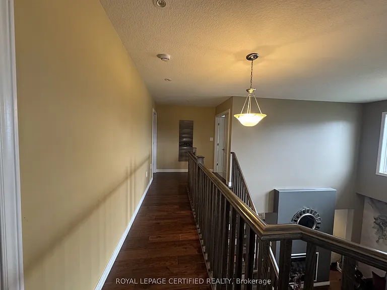 252 Westbank Trl — Photo 26