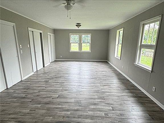 4th image of 379 Porter Ln