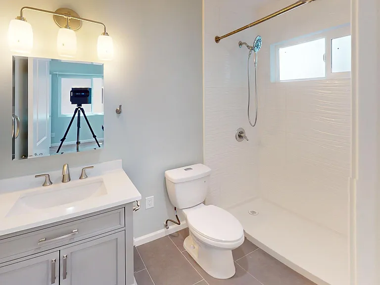 1047 Eugene Ave #2 — Photo 6