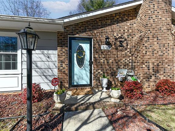 4th image of 5705 Courtfield Dr