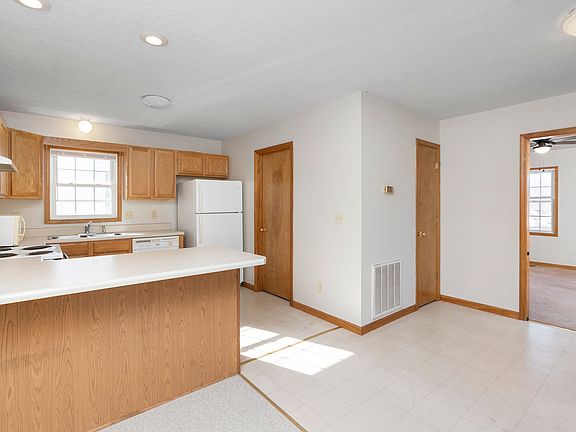2nd image of 534 D St