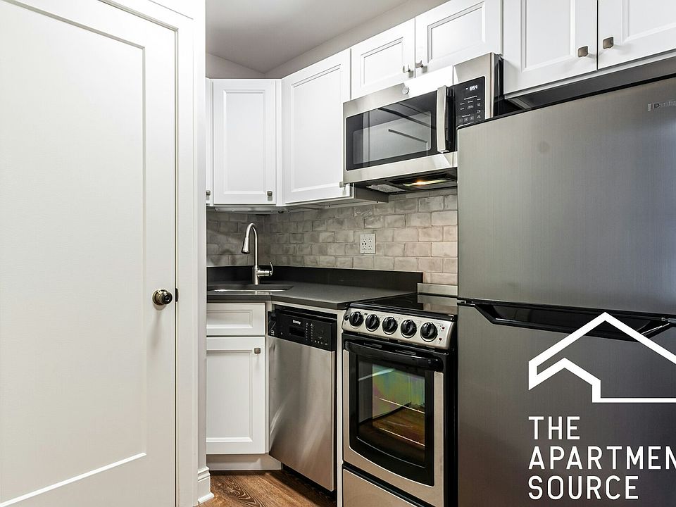 1st image of 640 W Wrightwood Ave #115