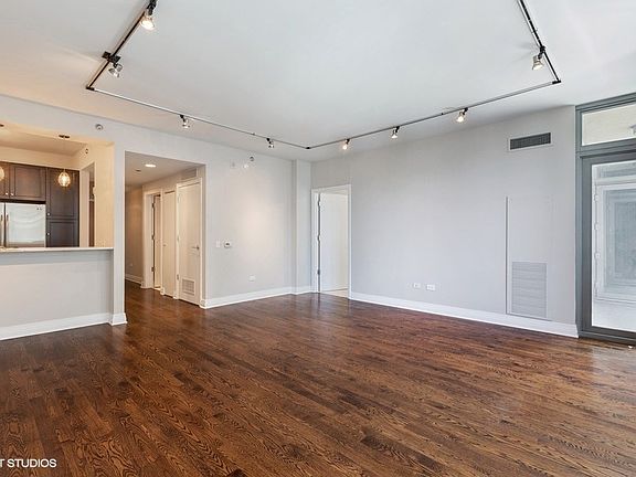 5th image of 600 N Lake Shore Dr APT 4003