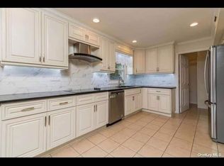 (Undisclosed Address), Stony Brook, NY 11790