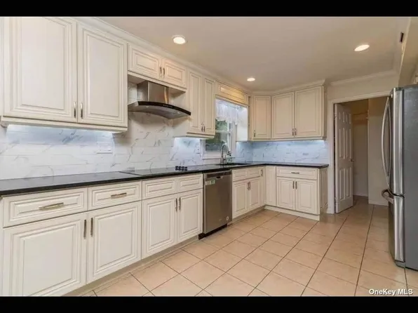 (undisclosed Address), Stony Brook, NY 11790