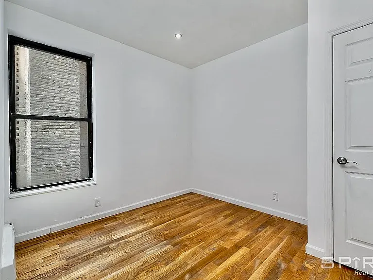 204 W 108th St #4 — Photo 4