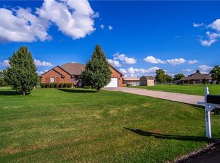 883 Oaklawn Dr, Tuttle, OK 73089