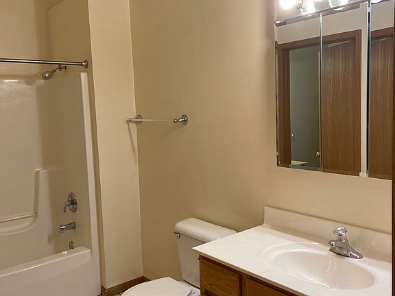 4th image of 1128 Dutchman Ct APT 5