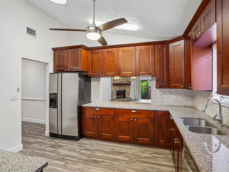 325 Timberline Trl — Photo 21