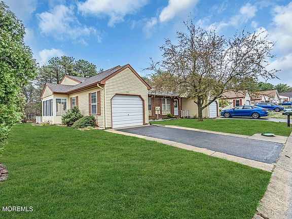 3rd image of 27 A Birchwood Drive #50