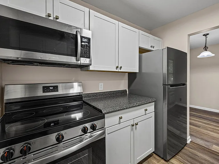 419 Britton — Photo 14