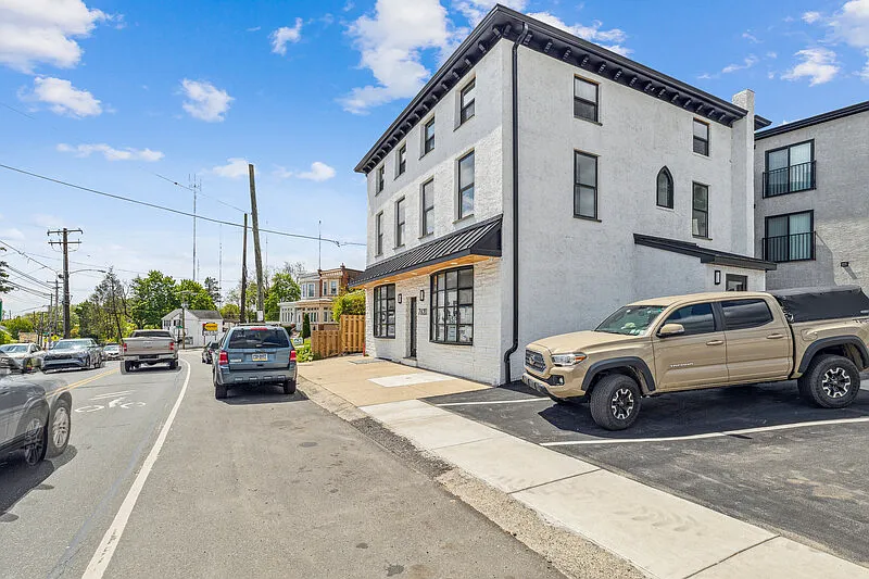 7620 Ridge Ave — Photo 4