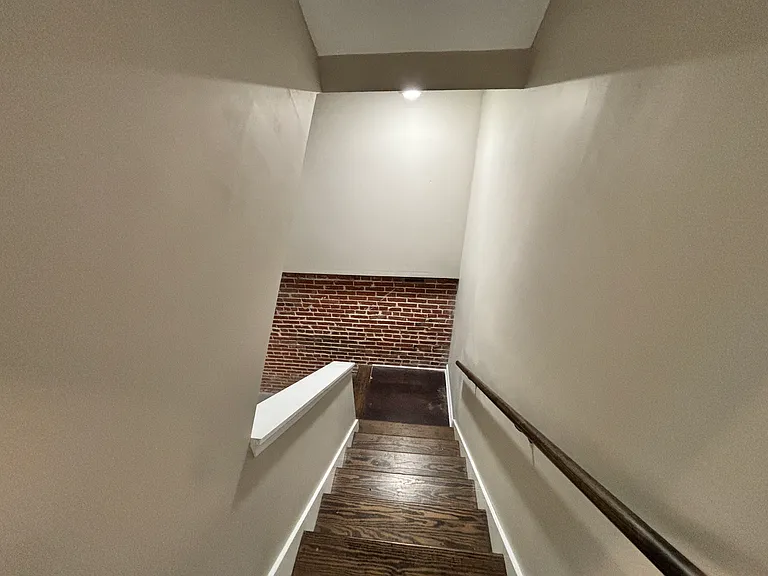 2253 Indiana Ave — Photo 49