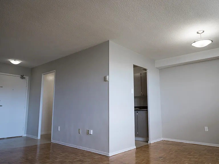 30 Antrim Cres — Photo 7