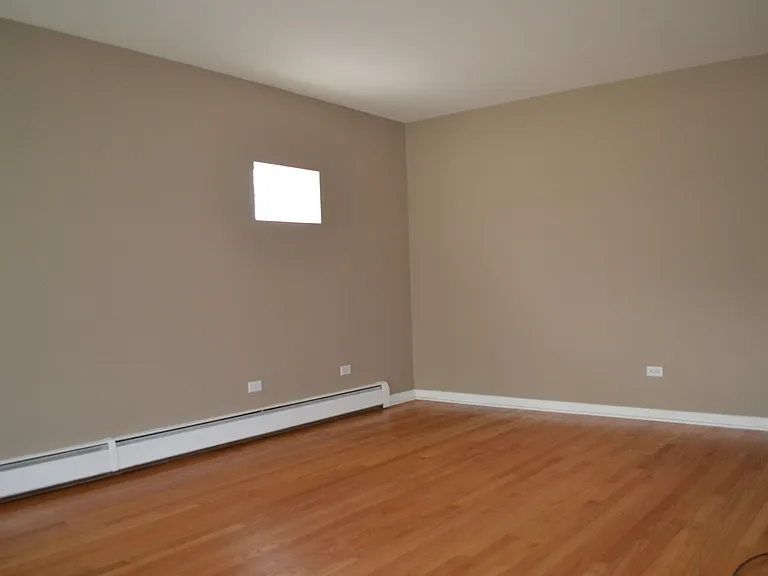 9647 S Sacramento Ave — Photo 5