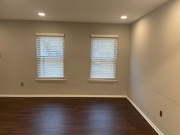 5th image of 260 Birch Dr