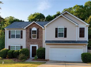 3520 Bridgeshaw Dr, Cumming, GA