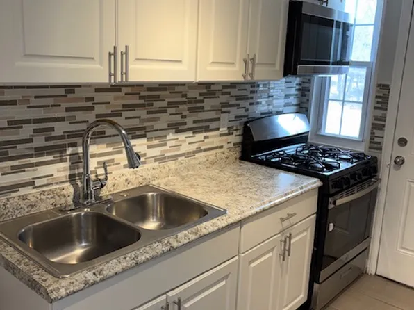 44 Nob Hill Cir Unit C, Bridgeport, CT 06610