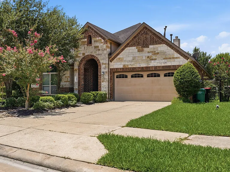 5815 Creek Crossing Ct — Photo 1