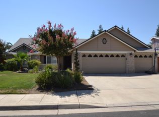 94 Cromwell Ave, Clovis, CA 93611