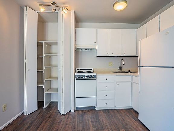 4th image of 533 Harvard Ave E #1-301