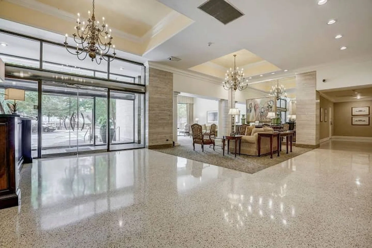 2 bed, 2.0 bath, 592 sqft, $2,371 — Photo 3