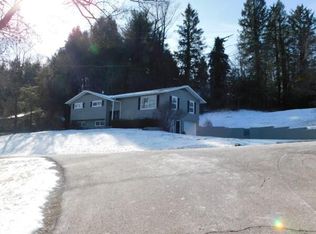 743 Summit Dr, Logan, OH 43138