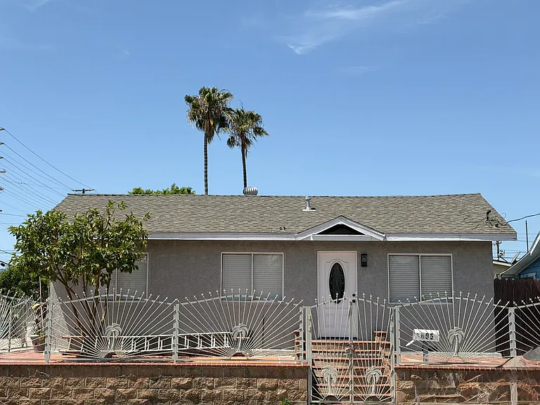 605 Lagoon Ave — Photo 1