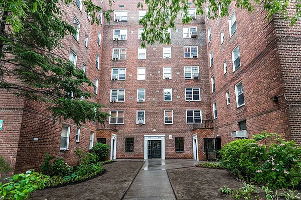 Sold by Keller Williams Realty Landmark | media 26