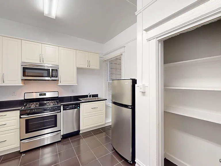 750 Guerrero St #1 — Photo 3