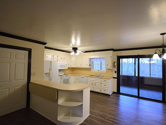 4th image of 650 Galen Dr