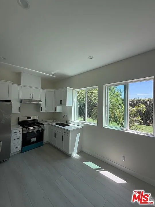 1 bed, 1.0 bath, 460 sqft, $2,200 — Photo 2