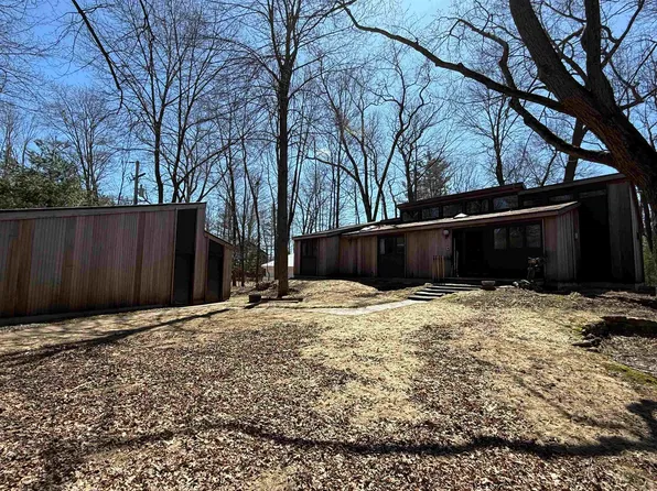N241 River Dr, Menominee, MI 49858