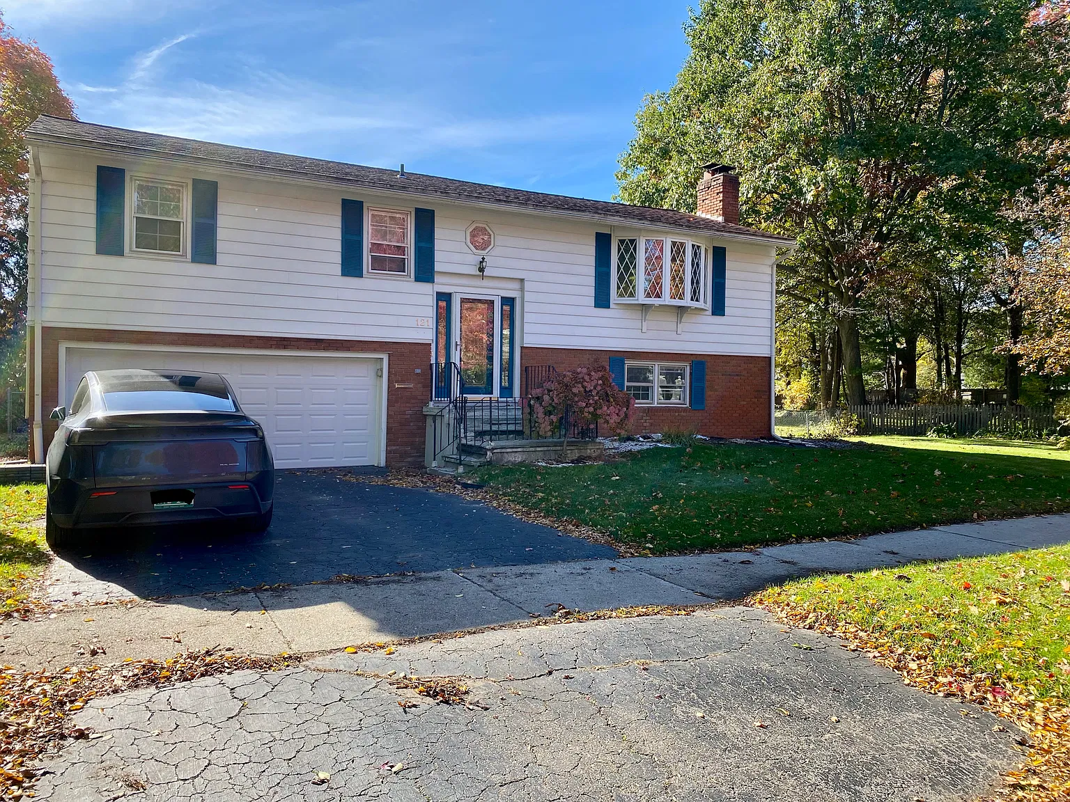 121 Lopes Ave — Photo 1