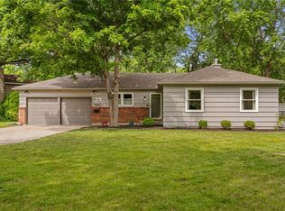 10417 Outlook Dr, Overland Park, KS 66207