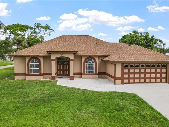 574 Alamanda Avenue, Sebastian, FL 32958