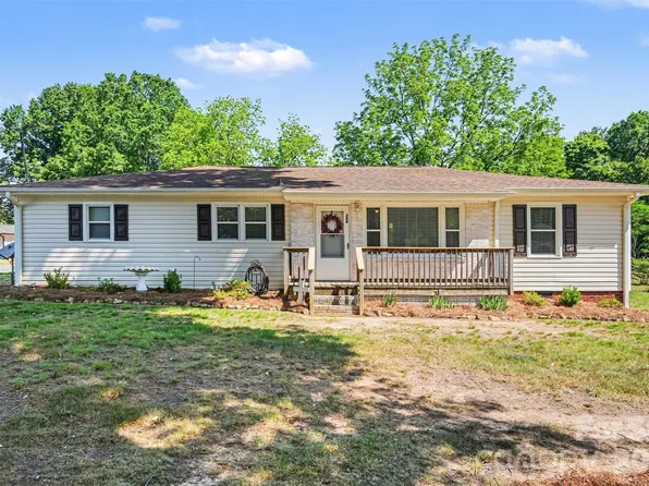 208 Danita Dr, Locust, NC 28097
