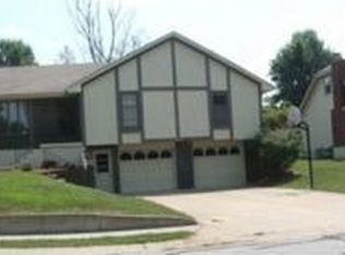 212 SE Lake Village Blvd, Blue Springs, MO 64014