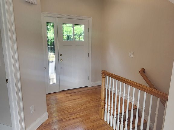 3rd image of 190 South Thames Street #15