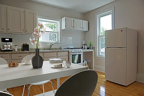 145 Brown St #2R Photo 1