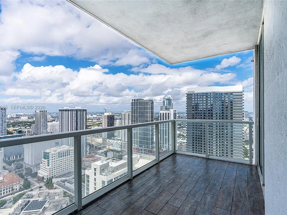 244 Biscayne Blvd #4708