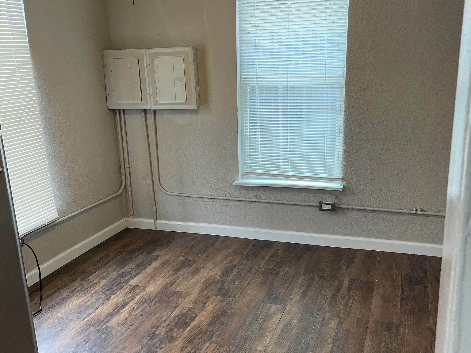 7436 Navigation Blvd — Photo 4