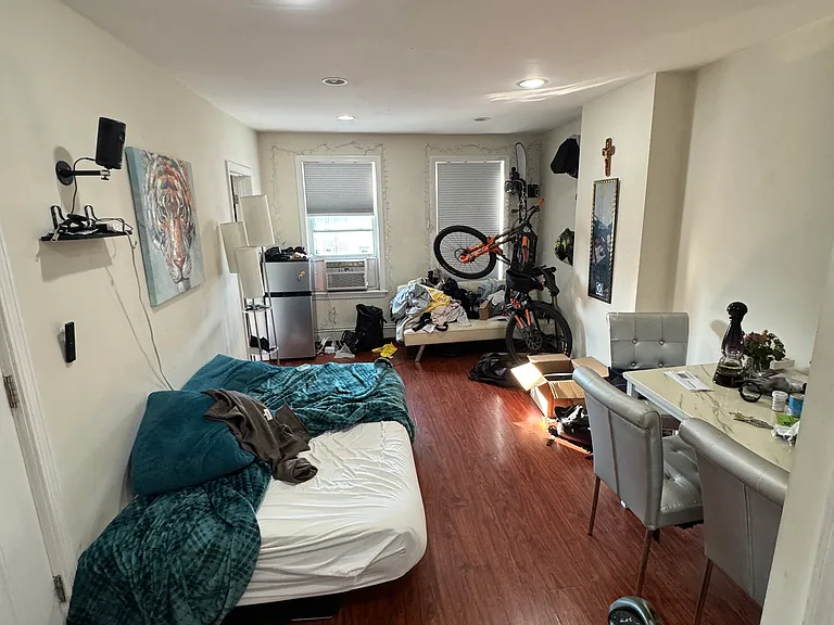 229 London St #3 — Photo 8
