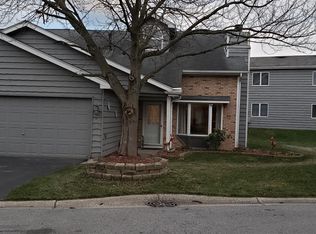 1827 Springvale Dr, Crown Point, IN 46307