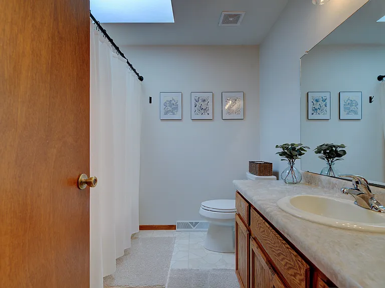 S79W17090 Pamela Ct — Photo 20