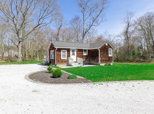 572A Montauk Hwy, Westhampton Beach, NY 11978